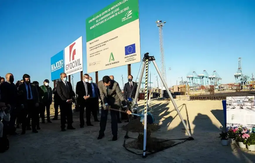Primera piedra de las obras