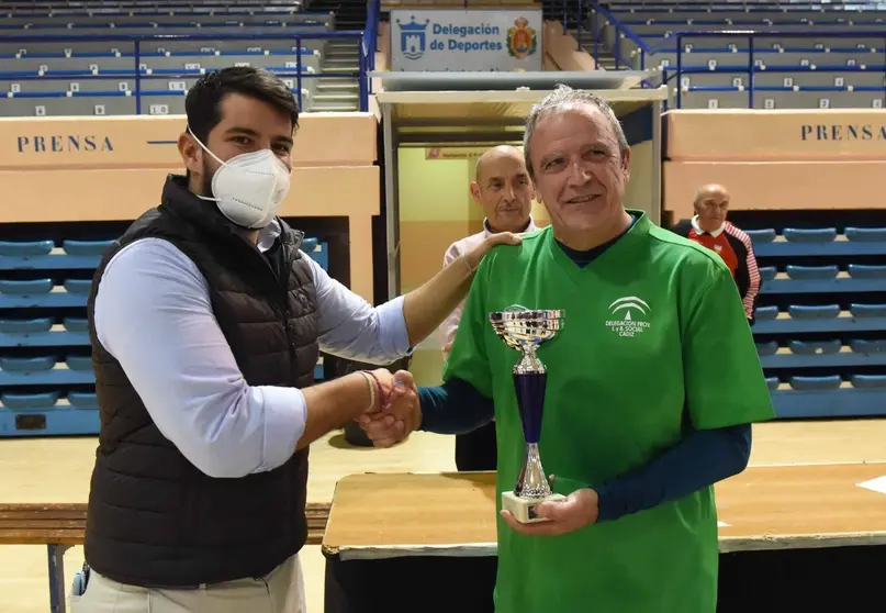 Momento de la entrega de trofeos de la competici&oacute;n