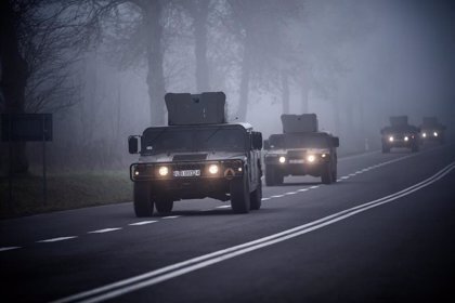 vehículos militares en la frontera polaca