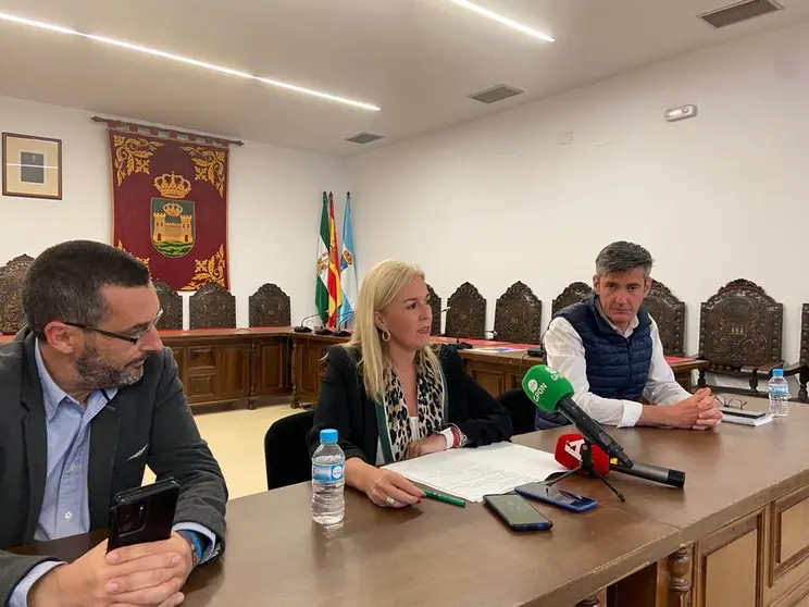 La subdelegada de la Junta, en el ayuntamiento linense