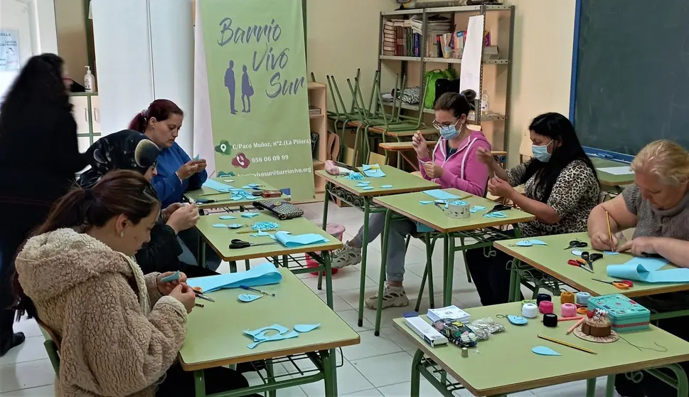 Taller de Aguja y Voz de Barrio Vivo