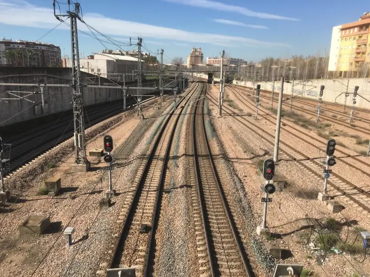 V&iacute;as del tren junto a la estaci&oacute;n de C&oacute;rdoba