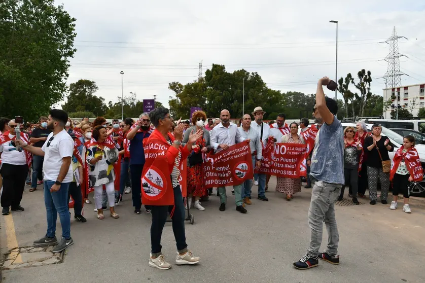 Manifestaci&oacute;n en Puente Mayorga contra la subestaci&oacute;n