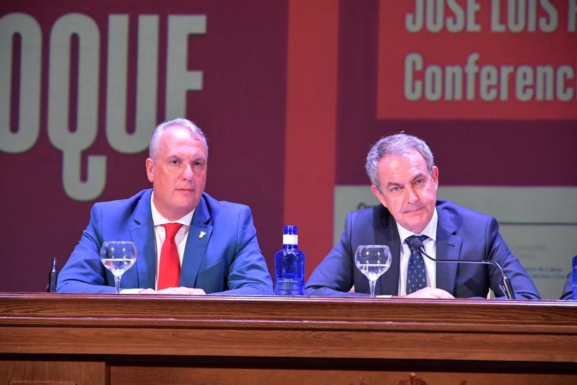 Conferencia Zapatero en San Roque