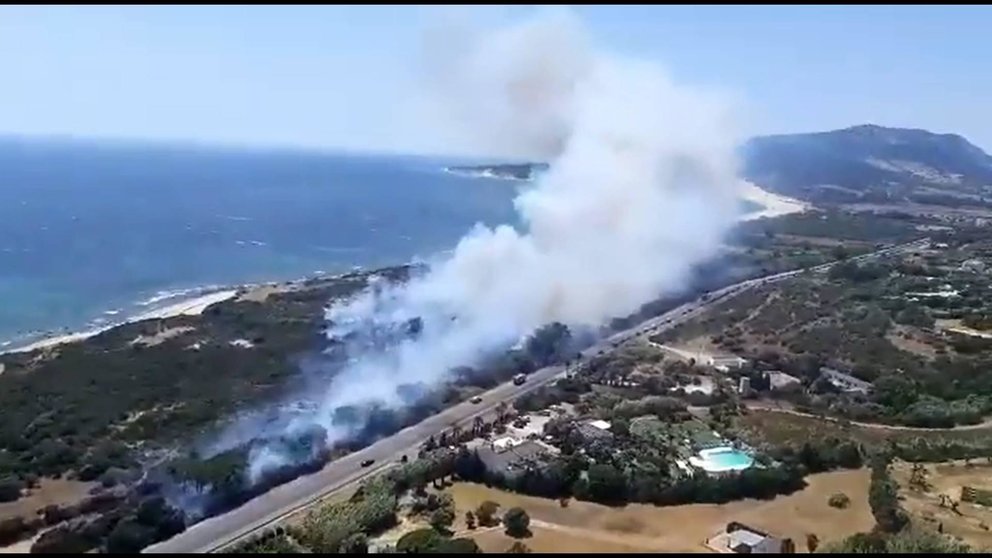 Incendio en el litoral de Tarifa