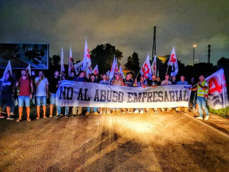 Protesta del comit&eacute; de Cepsa Qu&iacute;mica