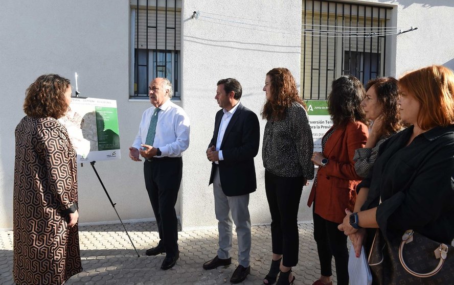 Visita a las obras de rehabilitación de viviendas en La Piñera