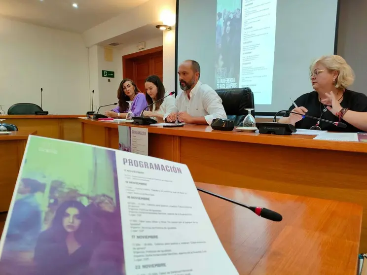 Presentaci&oacute;n del Programa del 25-N en el Ayuntamiento de Los Barrios