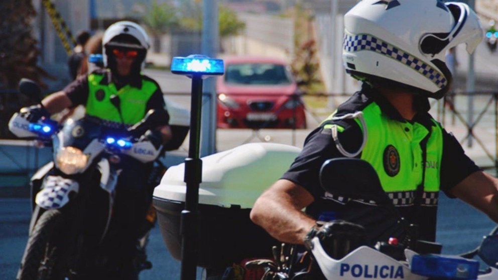 Agentes motorizados de la Policía Local de Algeciras.
