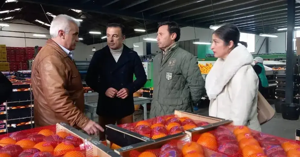 Visita a cooperativa agr&iacute;cola en Tesorillo