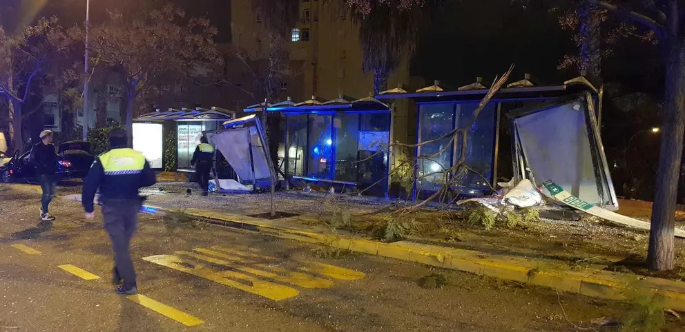 Las marquesinas afectadas por el accidente