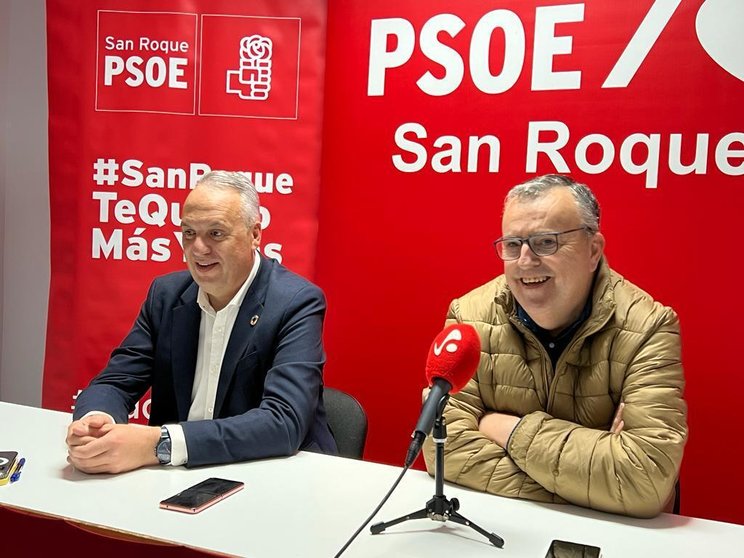 Ángel Gavino, en la rueda de prensa con Ruiz Boix
