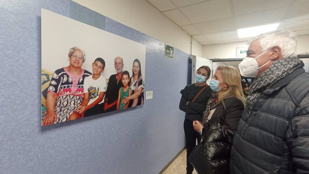 El Hospital de Punta de Europa, de Algeciras acoge la exposición fotográfica 'Somos familia, somos iguales' de la Fundación Márgenes y Vínculos - JUNTA DE ANDALUCÍA
