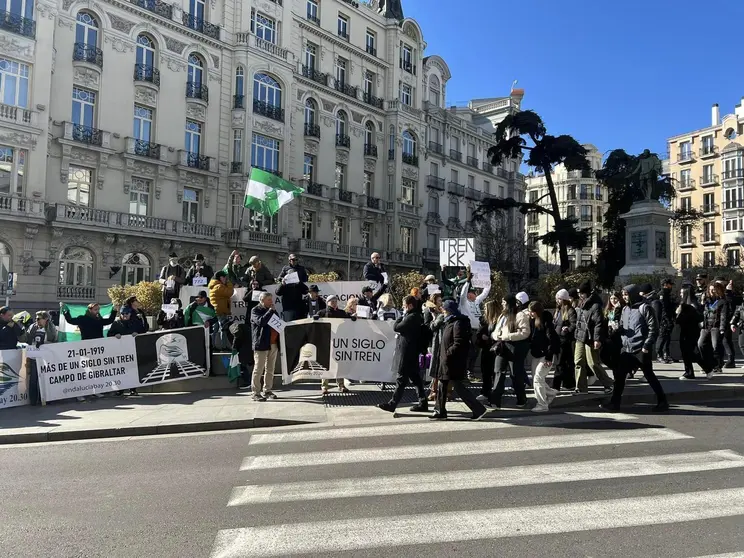 Concentraci&oacute;n de Andaluc&iacute;a Bay frente al Congreso