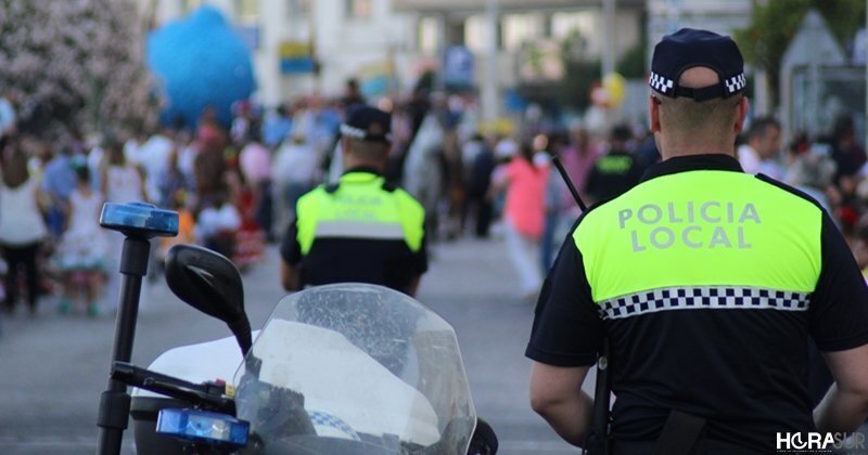 Policías locales en la Feria de Algeciras