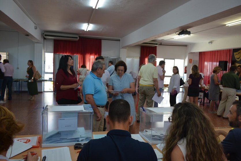 Colegio electoral en el municipio de San Roque