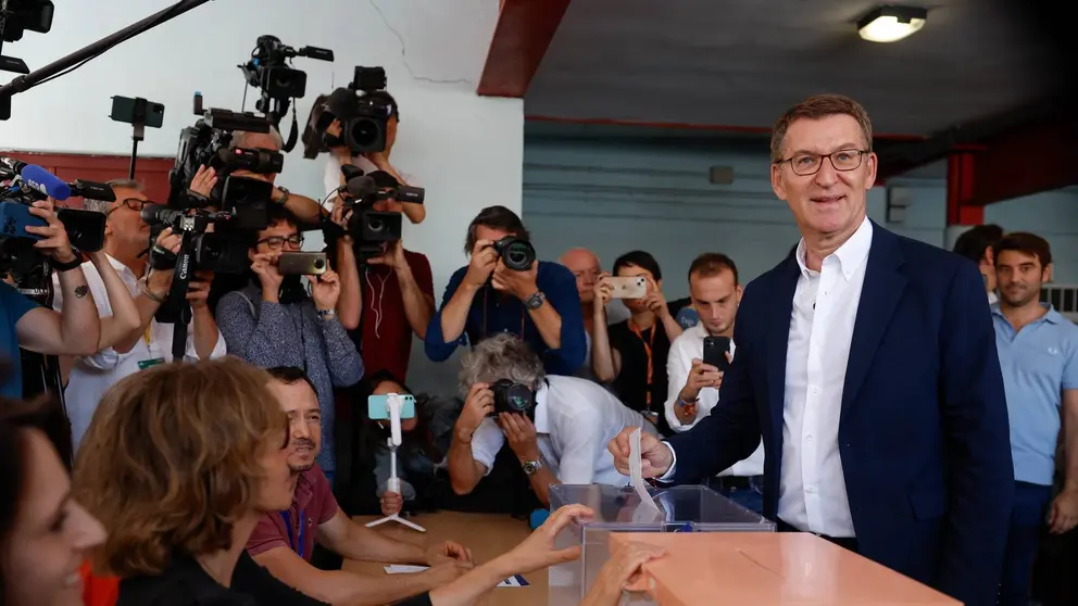 Alberto N&uacute;&ntilde;ez Feij&oacute;o durante su votaci&oacute;n