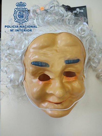 Una de las máscaras utilizadas durante los robos