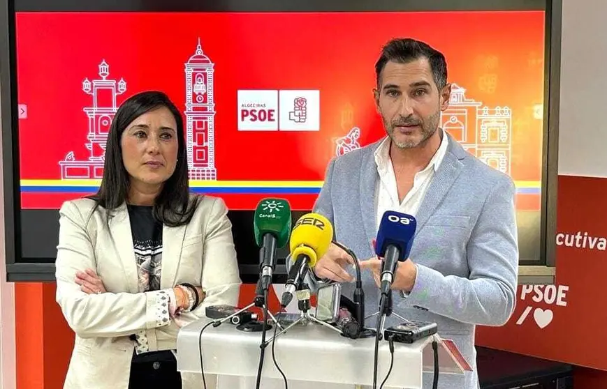 Roc&iacute;o Arrabal y Fran Gonz&aacute;lez en la sede del PSOE