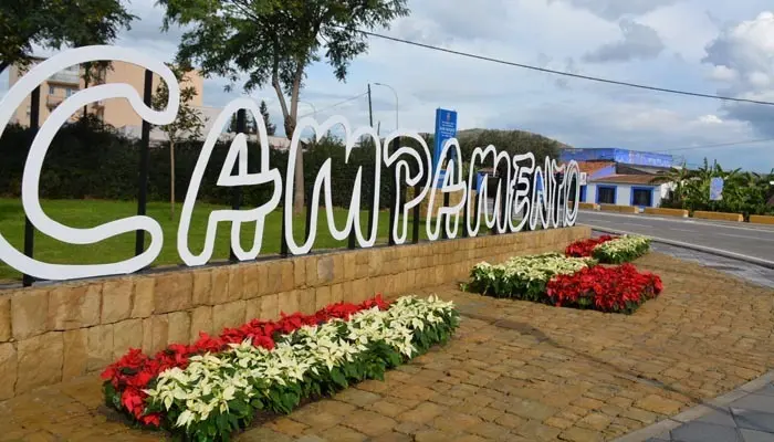 Entrada a Campamento desde La L&iacute;nea