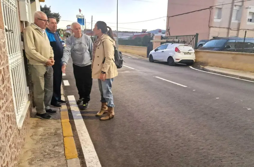 Arrabal con vecinos en la avenida Embarcadero