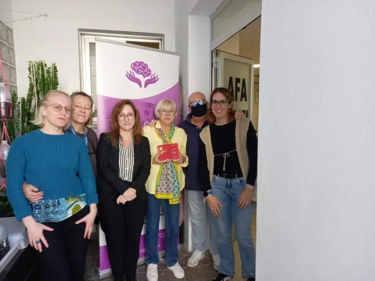 Estrella Blanco, de Fundaci&oacute;n Cepsa, en su visita a AFA Tarifa