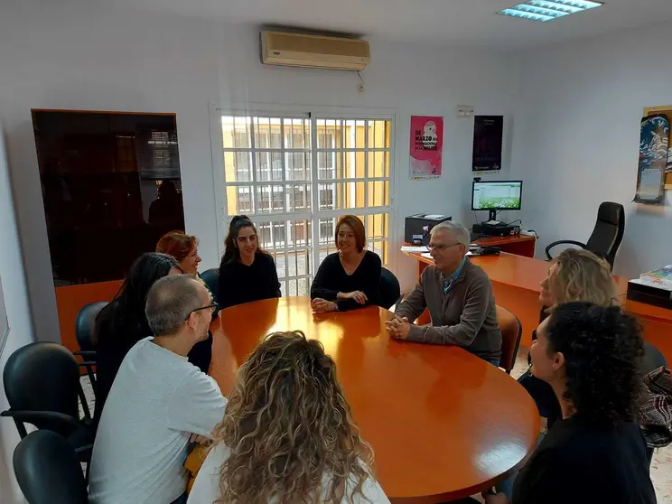 Reuni&oacute;n con las trabajadoras incorporadas en Asuntos Sociales de La L&iacute;nea