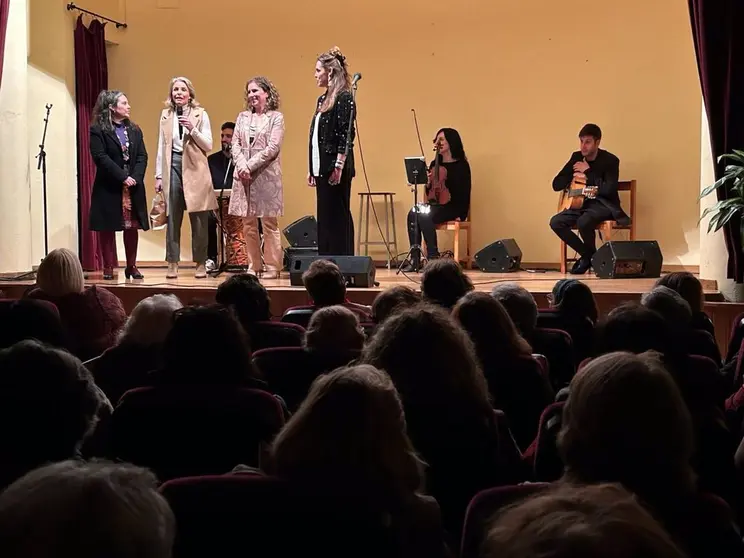 Asociaciones de mujeres participan en el tercer encuentro feminista de la Diputaci&oacute;n de C&aacute;diz - DIPUTACI&Oacute;N DE C&Aacute;DIZ