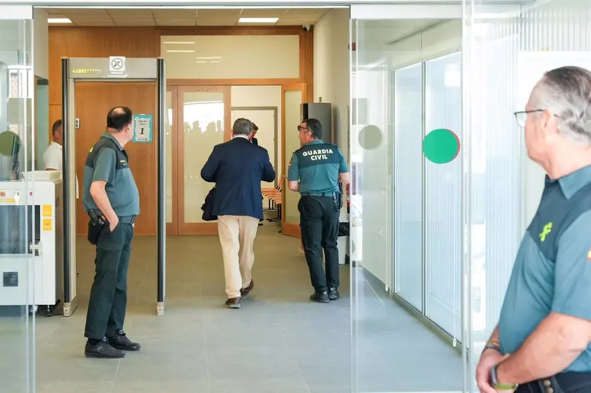 Entrada a los juzgados de Barbate
