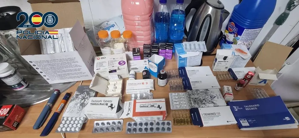 Objetos intervenidos en una gimnasio de La L&iacute;nea como punto de venta y tr&aacute;fico de anabolizantes. - POLIC&Iacute;A NACIONAL