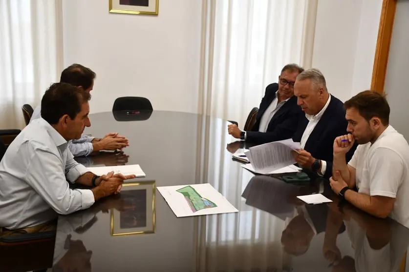 Reuni&oacute;n de Ruiz Boix con Red Log&iacute;stica