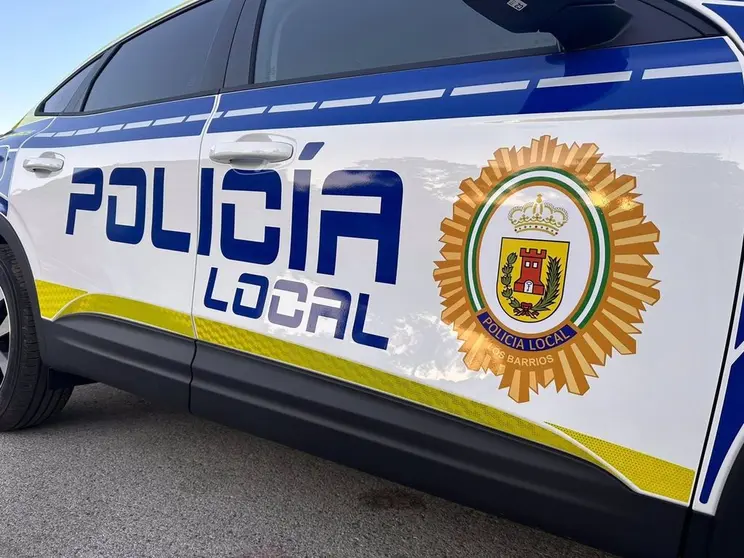Veh&iacute;culo de la Polic&iacute;a Local de Los Barrios en una imagen de archivo. - AYUNTAMIENTO DE LOS BARRIOS