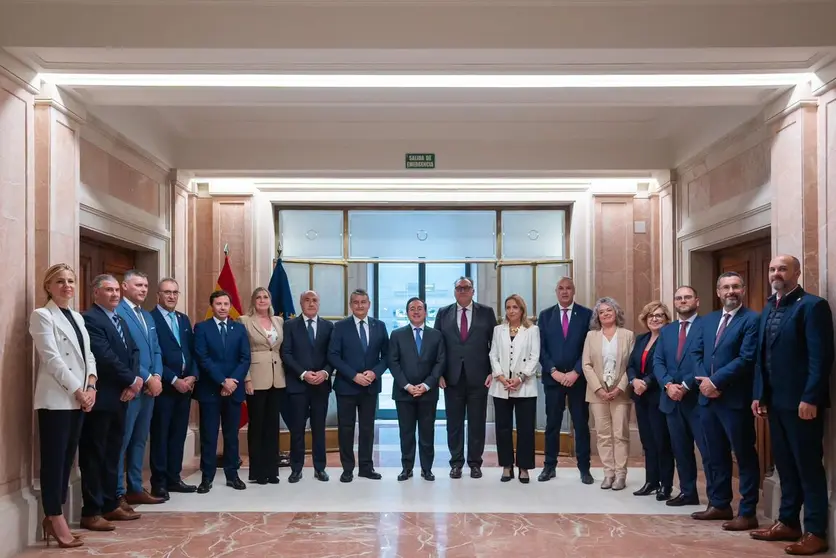 Reuni&oacute;n de Albares con los alcalcdes