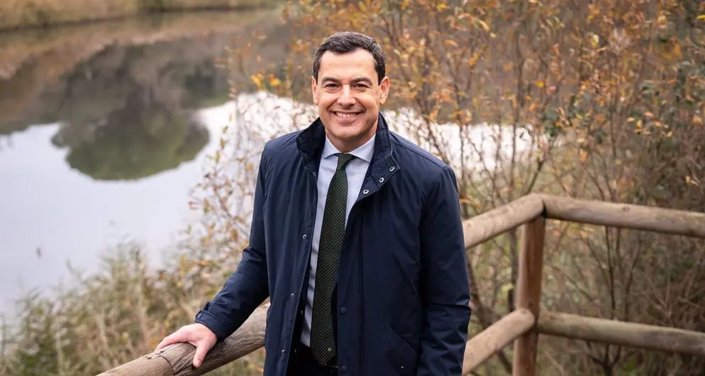 El presidente de la Junta de Andaluc&iacute;a, Juanma Moreno, en su mensaje de Navidad de 2023, desde Do&ntilde;ana. (Foto de archivo). - JUNTA DE ANDALUC&Iacute;A