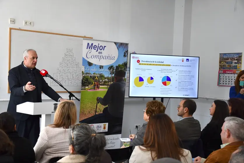 Ruiz Boix presentando el programa 'Mejor en compa&ntilde;&iacute;a'