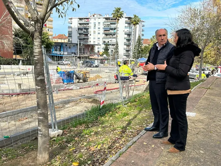 Landaluce y Rodr&iacute;guez, visitando una de las obras