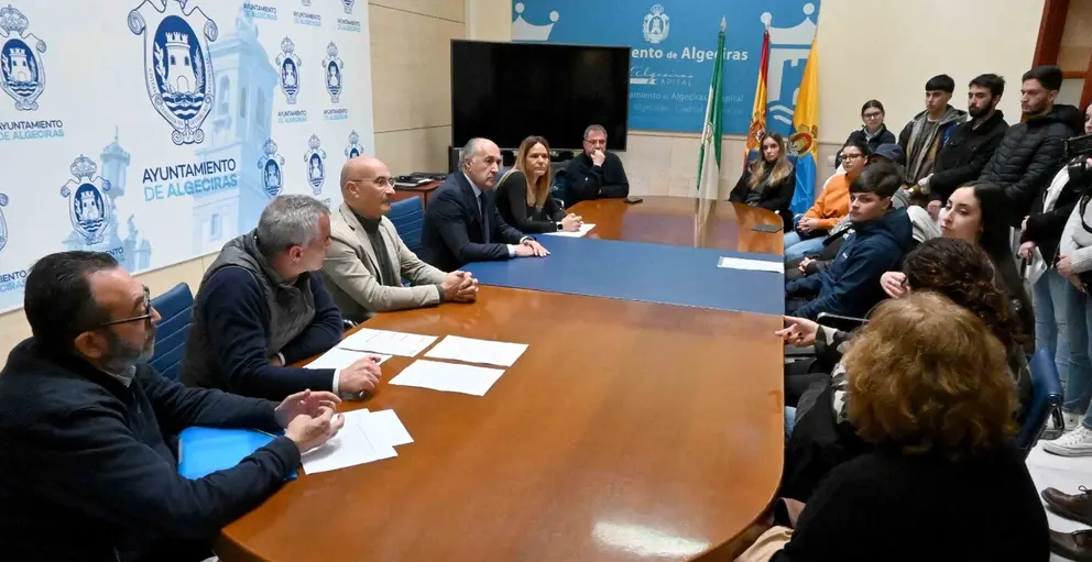 Reuni&oacute;n de las autoridades municipales con representantes de la plantilla de Socoservis