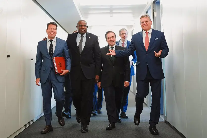 Sefcovic, junto a Albares, Lammy y PIcardo