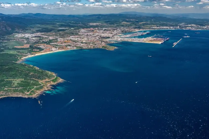 Puerto de Algeciras con Punta San Garc&iacute;a y Punta Carnero