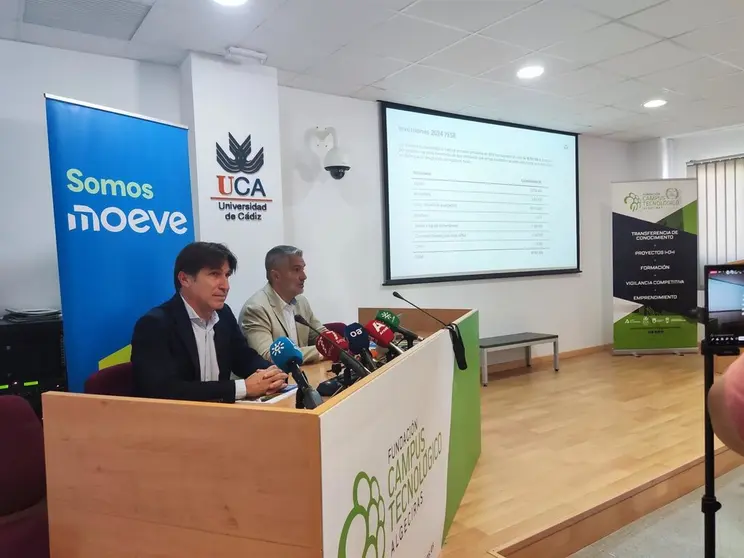 El director del Parque Energ&eacute;tico San Roque, Rosendo Rivero, en rueda de prensa.