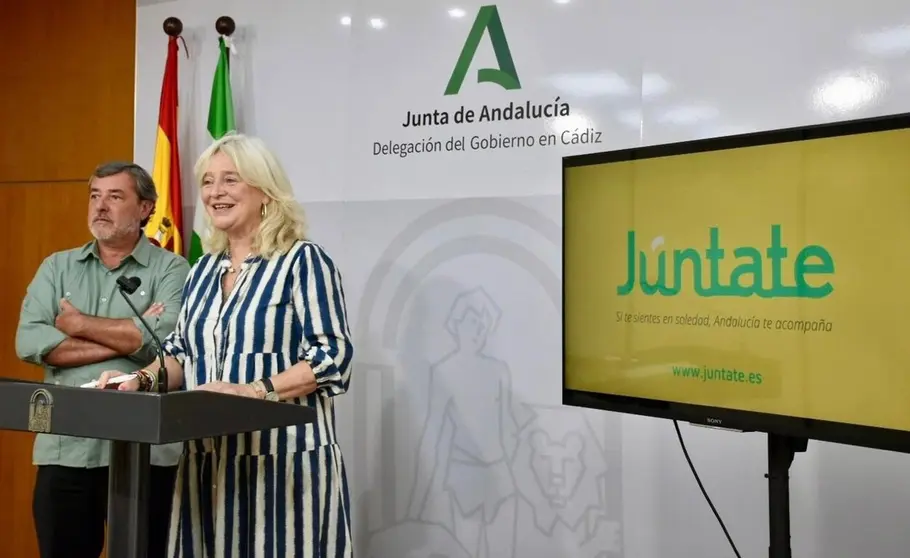 Mercedes Colomo presentando el tel&eacute;fono contra la soledad no deseada en personas mayores