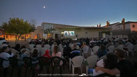 Cine de verano en San Bernab&eacute;/ Tomoyuki Hotta