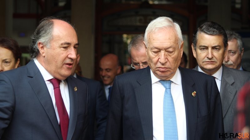 Margallo, Landaluce y Sanz a la salida del Ayuntamiento