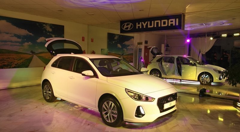 Hyundai i302