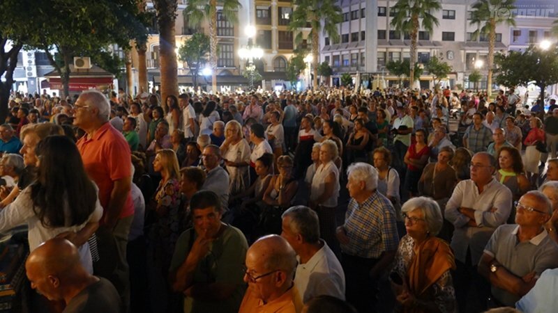 La Plaza Alta repleta de devotos de la Virgen de La Palma
